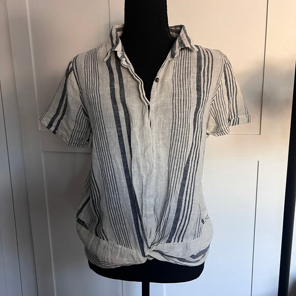 Universal Thread White and Blue Vertical Stripe Linen Button Down Top - S - Picture 2 of 9